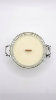 Top view of Geranium & Lemon beeswax candle 125g with wooden wick